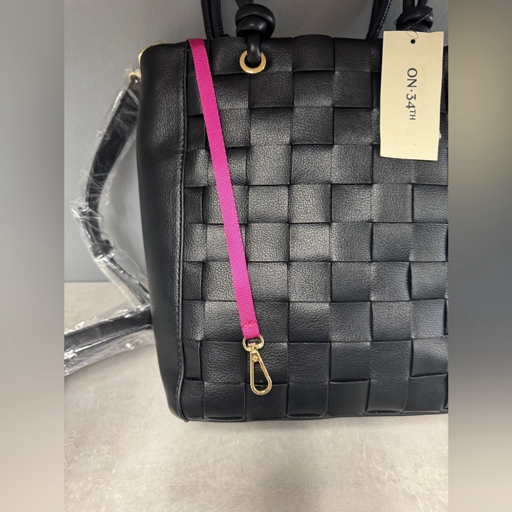 NWT- Chic Black Woven Tote Bag - Picture 8 of 11